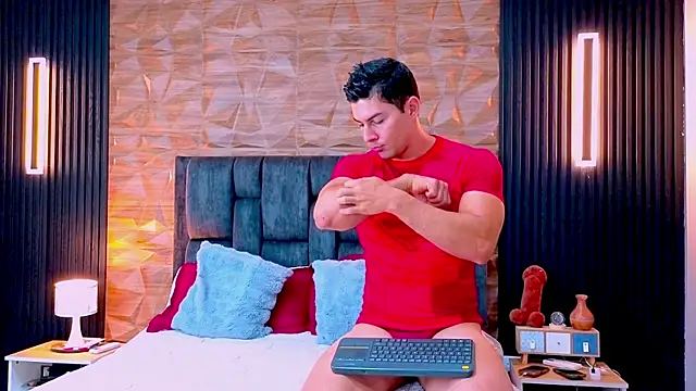 FelipeAndMarcello3 online show from 05-26-26, 02:02