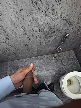 Snapshot of mayavi_baba chatting on 10-15-25, 12:38 mayavi baba online show from 10-15-25, 12:38