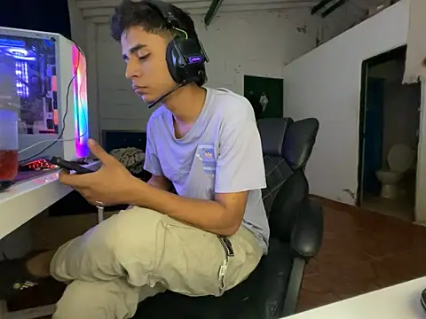 Max TheHorseDick online show from 03-25-26, 06:30