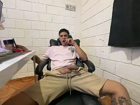 Max TheHorseDick online show from 05-17-26, 12:19