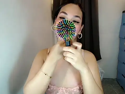 Snapshot of Webcumcutie chatting on 07-21-26, 03:53 Webcumcutie online show from 07-21-26, 03:53
