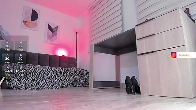 Snapshot of Miabelier chatting on 11-13-25, 11:58 Miabelier online show from 11-13-25, 11:58