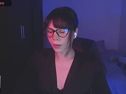 Snapshot of alien__show chatting on 05-08-26, 02:17 alien show online show from 05-08-26, 02:17