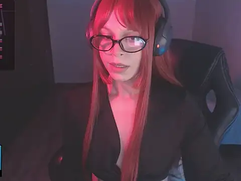 Snapshot of alien__show chatting on 06-17-26, 04:37 alien show online show from 06-17-26, 04:37