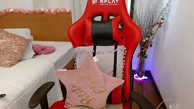 lucy luu  online show from 12-02-24, 03:14