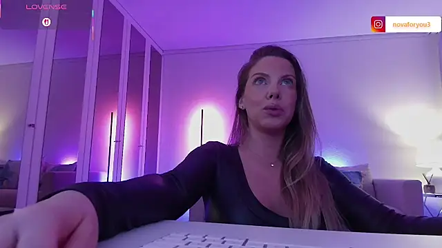 Snapshot of novaforyou1 chatting on 10-29-25, 09:05 novaforyou1 online show from 10-29-25, 09:05