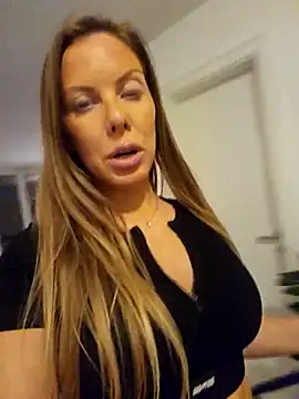 Snapshot of novaforyou1 chatting on 12-16-25, 04:23 novaforyou1 online show from 12-16-25, 04:23