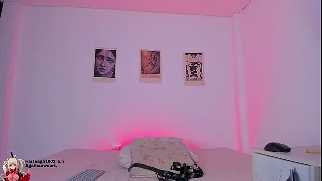 Snapshot of Moonlight1002 chatting on 11-13-25, 04:55 Moonlight1002 online show from 11-13-25, 04:55