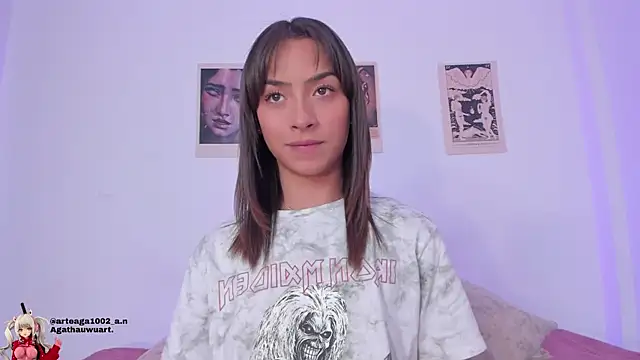 Snapshot of Moonlight1002 chatting on 11-27-25, 06:21 Moonlight1002 online show from 11-27-25, 06:21