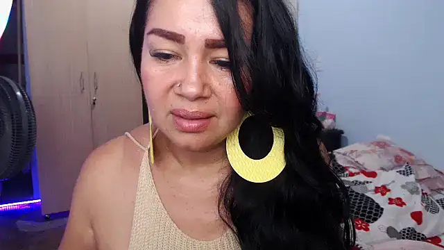 Snapshot of RUBII-ADAMS chatting on 05-21-26, 02:57 RUBII-ADAMS online show from 05-21-26, 02:57