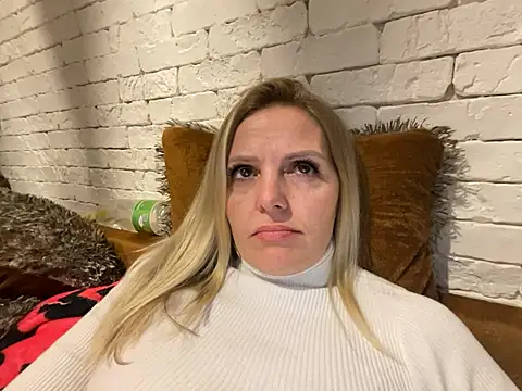 Snapshot of Angel_girllovemy chatting on 02-27-25, 04:10 Angel girllovemy online show from 02-27-25, 04:10