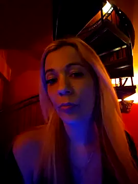 Snapshot of wildlia chatting on 09-17-25, 11:39 wildlia online show from 09-17-25, 11:39