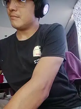 Mghty-cockl88 online show from 02-03-26, 03:39