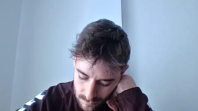 Snapshot of vargas90 chatting on 02-11-25, 10:37 vargas90 online show from 02-11-25, 10:37