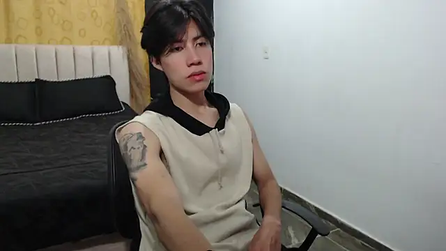 Snapshot of Elio-cam chatting on 12-16-24, 08:41 Elio-cam online show from 12-16-24, 08:41