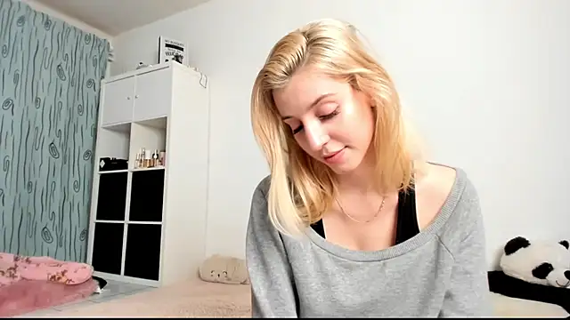 KenzieDawton online show from 12-17-24, 10:11