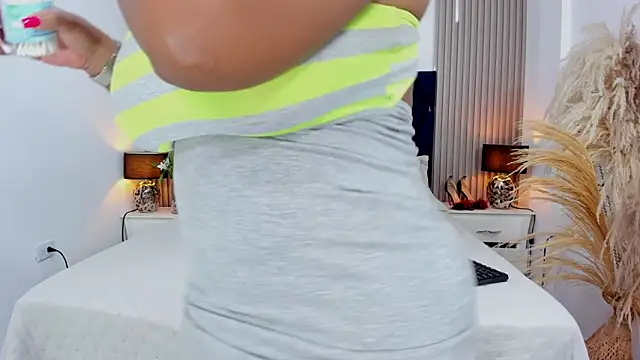 gabytyara2 online show from 02-27-26, 04:18