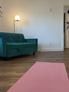 Snapshot of mochamimi chatting on 10-23-25, 01:32 mochamimi online show from 10-23-25, 01:32