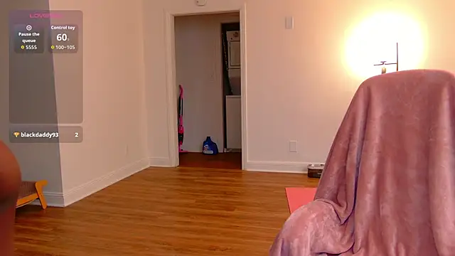 Snapshot of mochamimi chatting on 11-25-25, 04:12 mochamimi online show from 11-25-25, 04:12