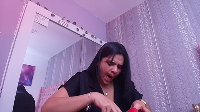 Snapshot of indi_catalina chatting on 01-20-25, 11:56 indi catalina online show from 01-20-25, 11:56
