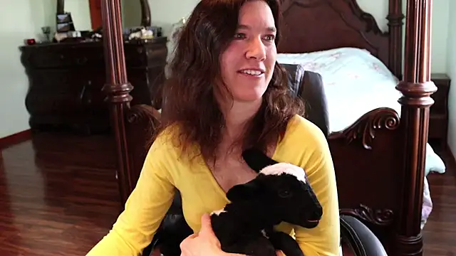 Snapshot of thornburyrose chatting on 03-03-25, 02:37 thornburyrose online show from 03-03-25, 02:37