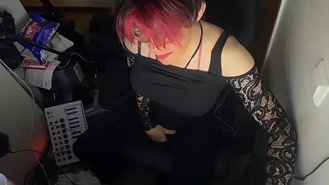 ecd011 online show from 09-29-25, 01:00