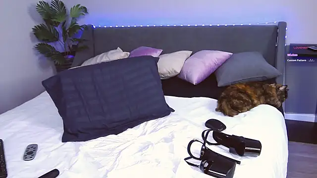 Snapshot of EvaMoses chatting on 02-28-25, 02:09 EvaMoses online show from 02-28-25, 02:09