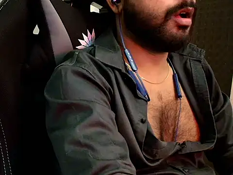 Snapshot of SHENOY3 chatting on 03-21-26, 12:43 SHENOY3 online show from 03-21-26, 12:43