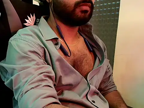 Snapshot of SHENOY3 chatting on 04-01-26, 12:06 SHENOY3 online show from 04-01-26, 12:06