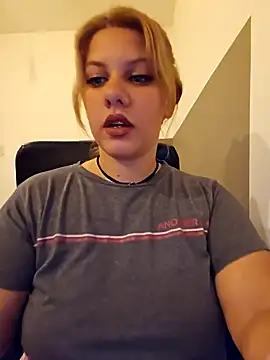 Snapshot of Janefruti chatting on 02-11-25, 11:22 Janefruti online show from 02-11-25, 11:22