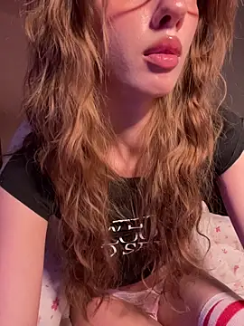 Snapshot of Weeissy chatting on 10-16-25, 09:49 Weeissy online show from 10-16-25, 09:49