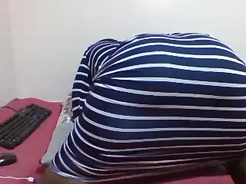 Snapshot of sweetelle09 chatting on 02-09-25, 10:00 sweetelle09 online show from 02-09-25, 10:00
