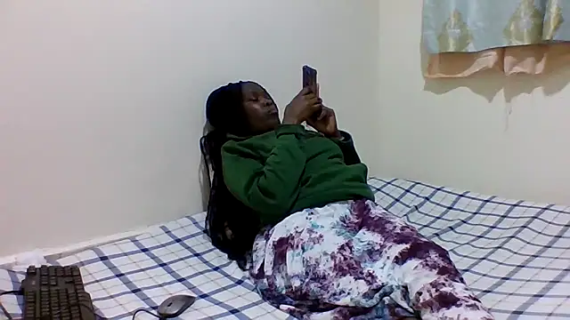 Snapshot of sweetelle09 chatting on 05-22-26, 06:46 sweetelle09 online show from 05-22-26, 06:46