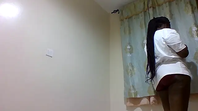 Snapshot of sweetelle09 chatting on 06-20-26, 04:54 sweetelle09 online show from 06-20-26, 04:54