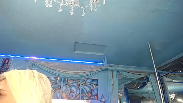 ADRIANNA FOX online show from 10-14-25, 07:03