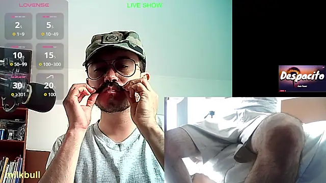 Snapshot of milkbull chatting on 06-07-26, 06:33 milkbull online show from 06-07-26, 06:33