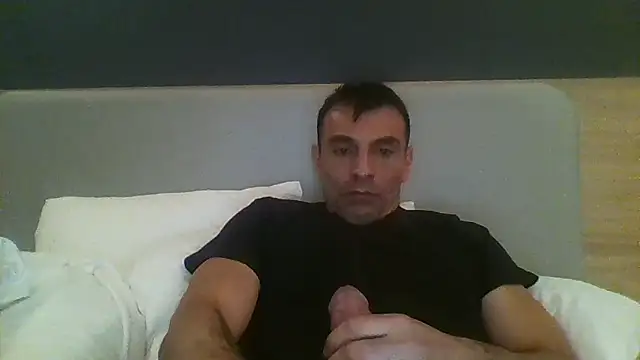 Snapshot of Hugebiglongcockcoupl chatting on 12-21-25, 01:51 Hugebiglongcockcoupl online show from 12-21-25, 01:51