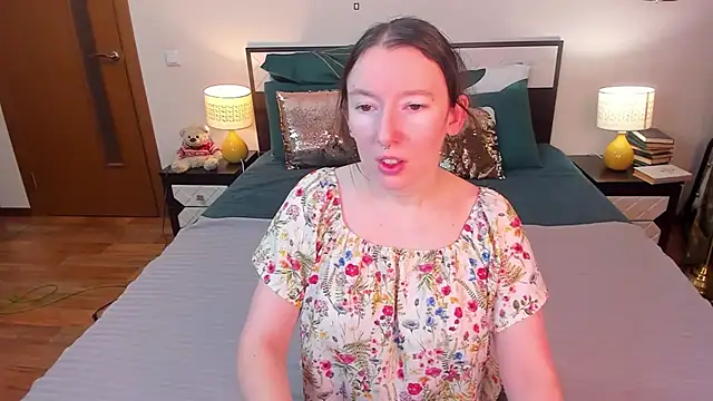 Snapshot of CatherineWalls chatting on 02-15-26, 04:42 CatherineWalls online show from 02-15-26, 04:42