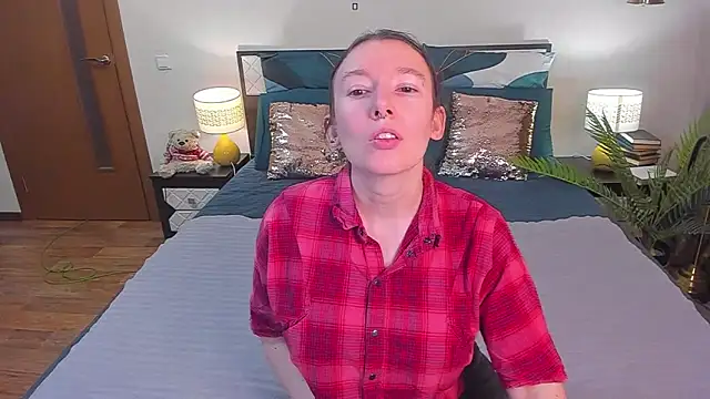 Snapshot of CatherineWalls chatting on 02-19-26, 03:35 CatherineWalls online show from 02-19-26, 03:35