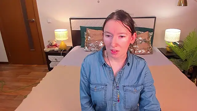 Snapshot of CatherineWalls chatting on 05-18-26, 04:18 CatherineWalls online show from 05-18-26, 04:18