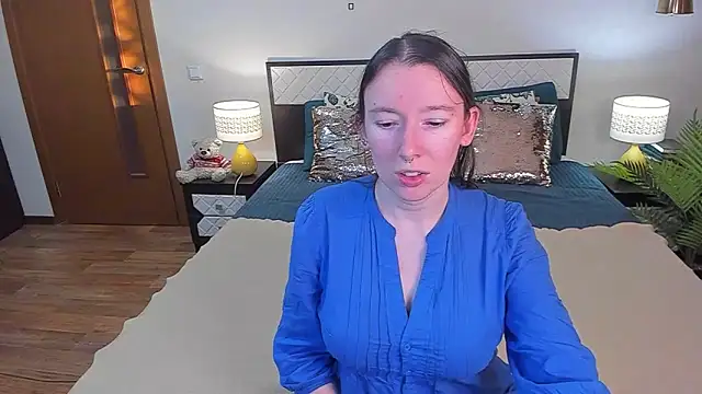 Snapshot of CatherineWalls chatting on 06-02-26, 01:40 CatherineWalls online show from 06-02-26, 01:40