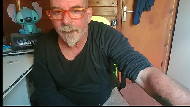 0oscar xxx online show from 10-26-25, 01:28