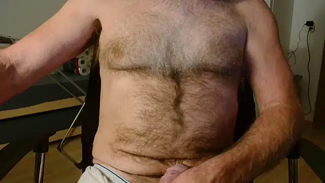 Snapshot of lumpi99 chatting on 10-17-25, 02:26 lumpi99 online show from 10-17-25, 02:26