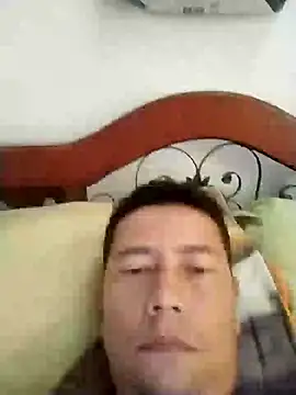 Snapshot of Lachuchaenlacara1988 chatting on 01-24-25, 04:39 Lachuchaenlacara1988 online show from 01-24-25, 04:39