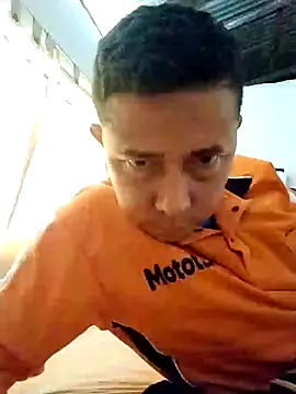 Snapshot of Lachuchaenlacara1988 chatting on 02-08-25, 04:04 Lachuchaenlacara1988 online show from 02-08-25, 04:04