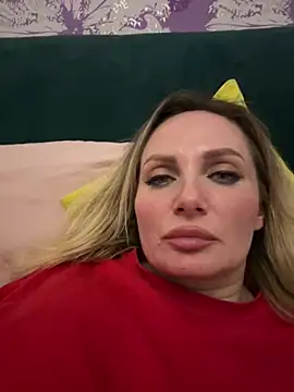 Snapshot of AngelOxy chatting on 01-12-25, 08:36 AngelOxy online show from 01-12-25, 08:36