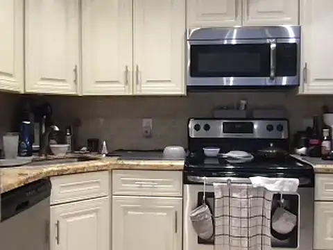 BigGuyMuscle online show from 02-21-25, 03:32