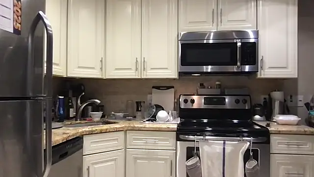 BigGuyMuscle online show from 03-19-25, 12:04