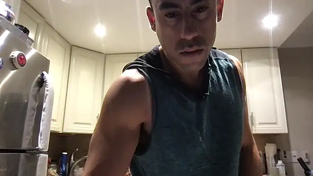 Snapshot of BigGuyMuscle chatting on 12-22-25, 01:24 BigGuyMuscle online show from 12-22-25, 01:24