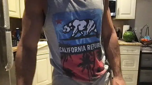 Snapshot of BigGuyMuscle chatting on 01-08-26, 09:50 BigGuyMuscle online show from 01-08-26, 09:50